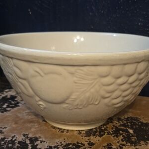 Vintage 10"x6" Milk Glass Fruit Motif  Large‎ Serving Bowl, Indiana Glass Poss.